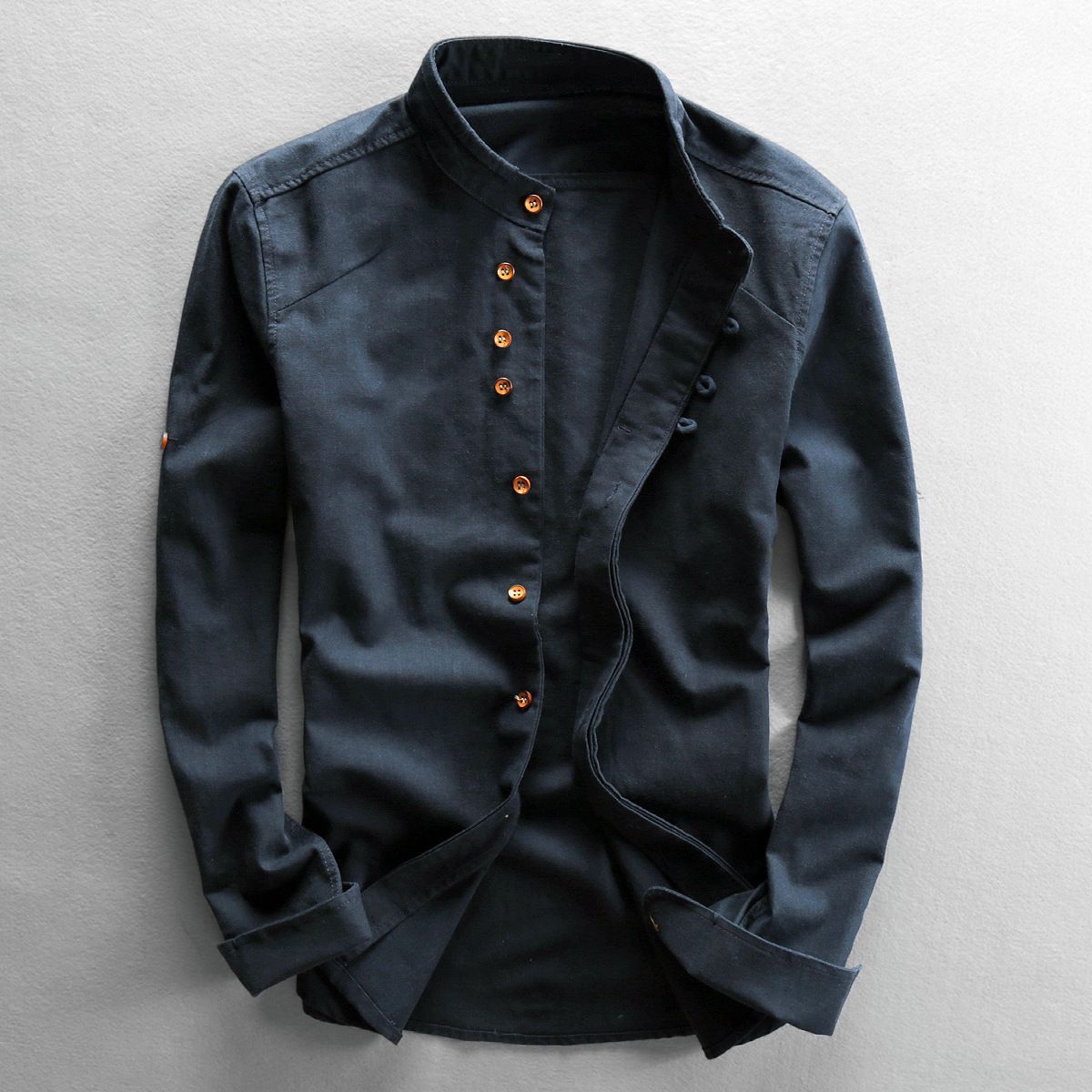 Men's linen long-sleeved button-down shirt