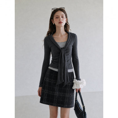 long-sleeved T-shirt